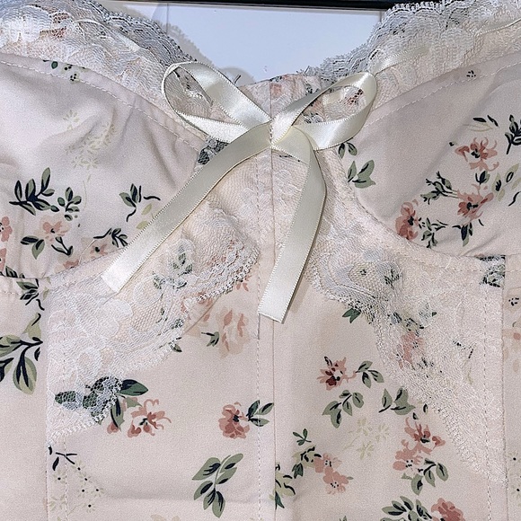 Pink Leather Jacket and Corset Set!đź’– - Picture 7 of 11